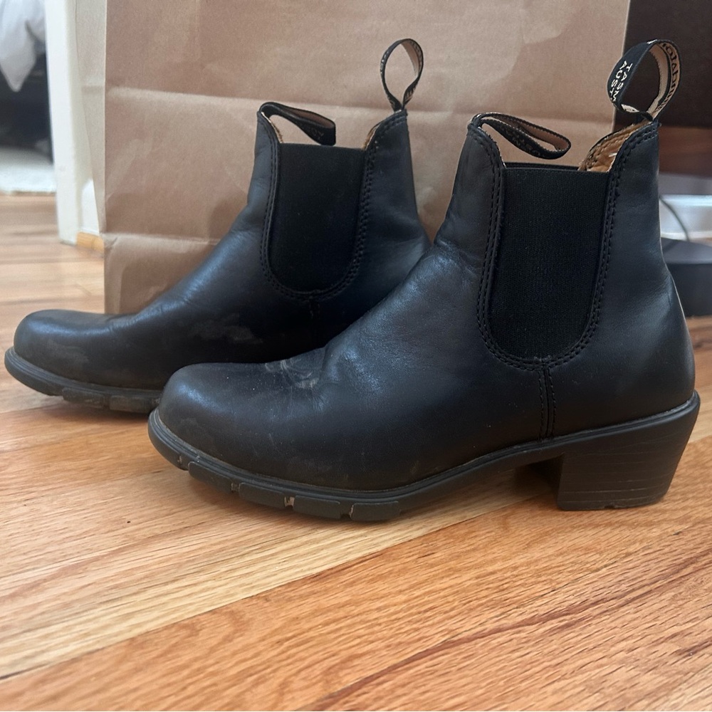 Blundstone Black Leather Chelsea Boots